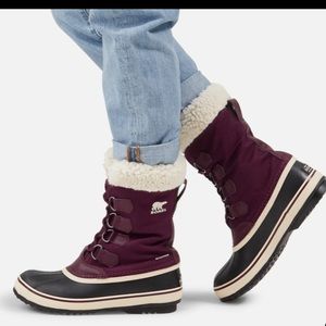 Women’s Winter Carnival Boot Sorel. Size 9